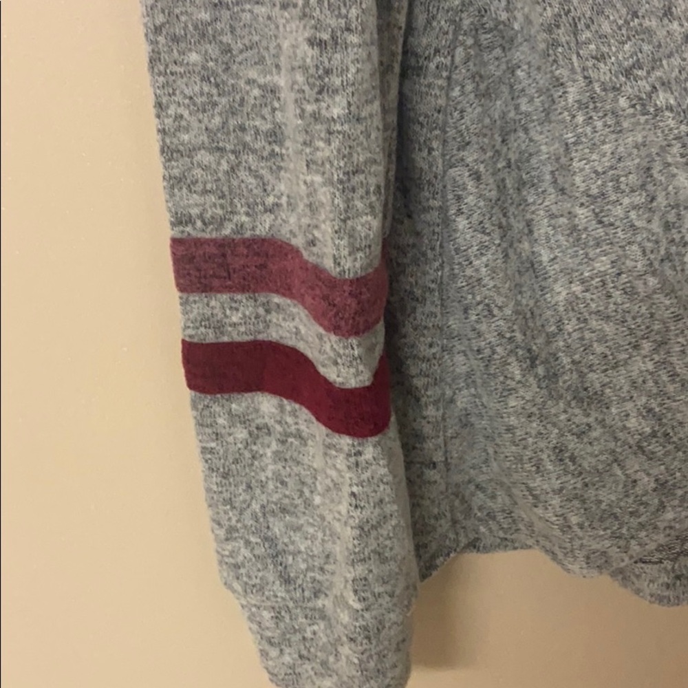 NWT Grey pullover - Picture 3 of 8
